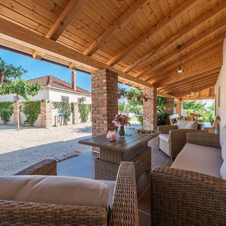 Villa Navita Augustinus With Pool Debeljak Экстерьер фото