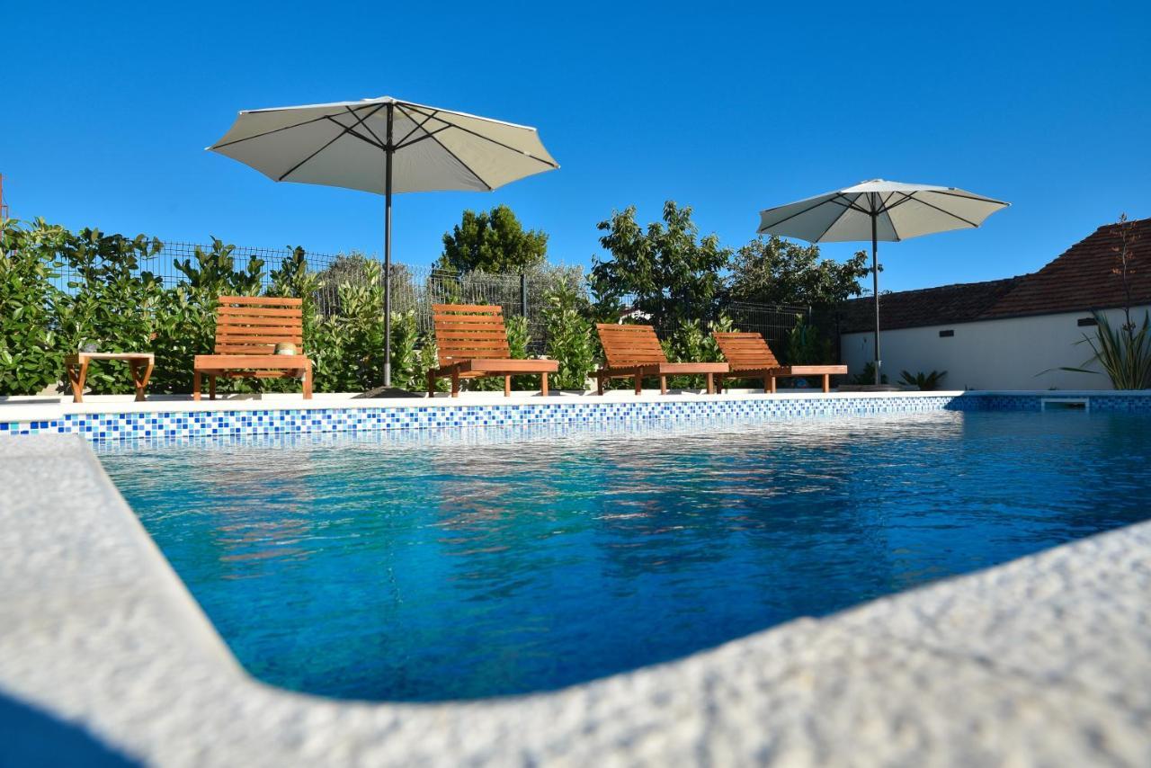 Villa Navita Augustinus With Pool Debeljak Экстерьер фото